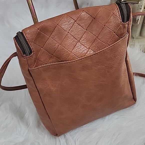 Crossbody Bag with Double zippered 'u' flap - Picture 9 of 13